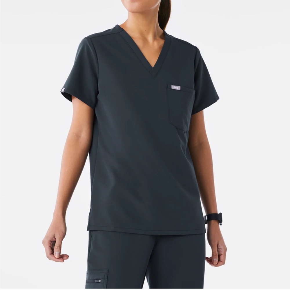 NWOT Figs Women's V-Neck Scrub Top in Dark Harbor